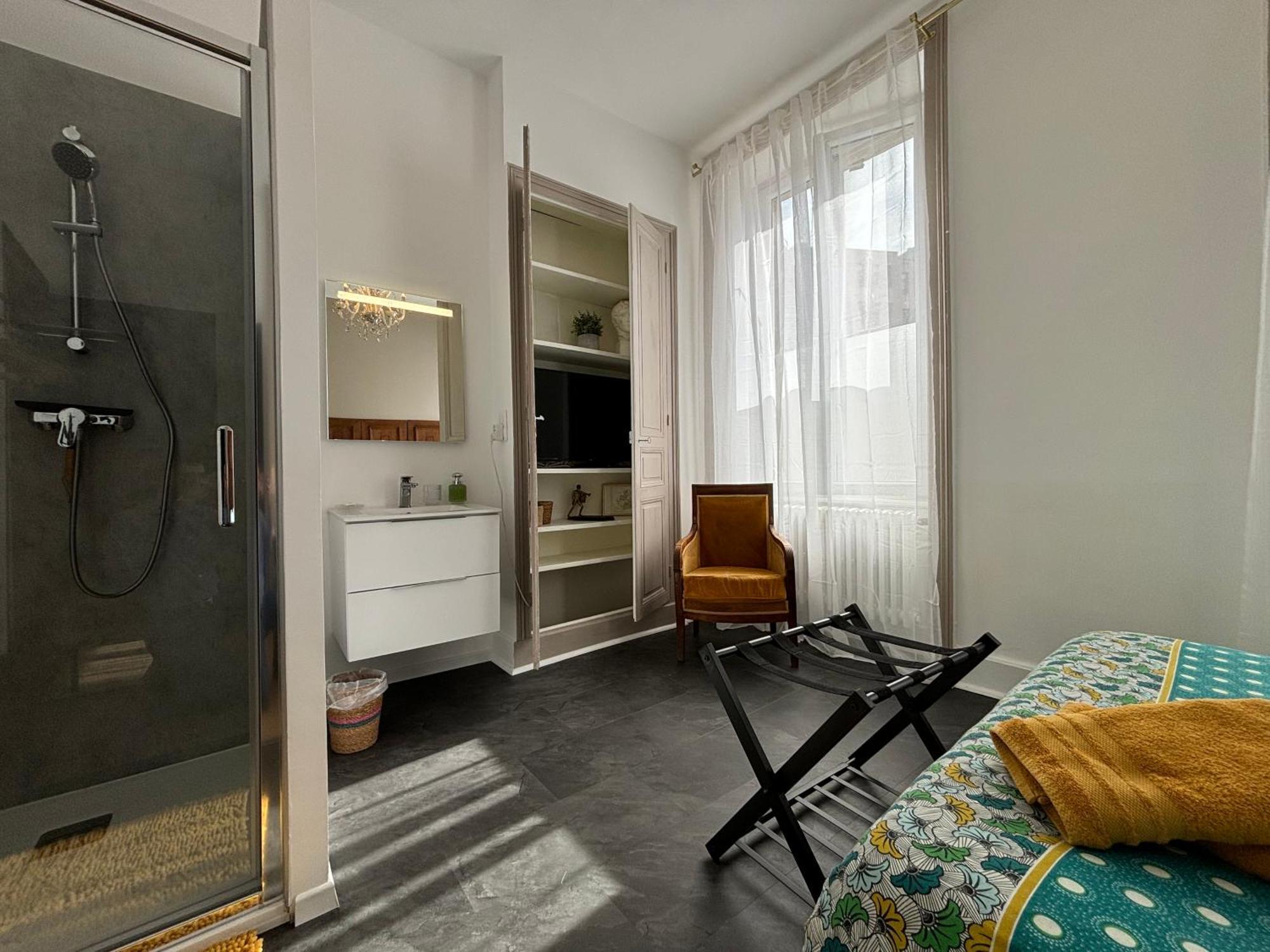 Maison A La Guitarde - Hotel Particulier Hippolyte Châteauroux Zewnętrze zdjęcie