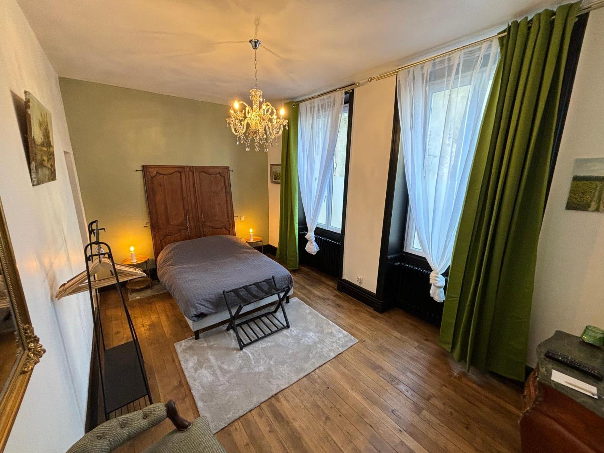 Maison A La Guitarde - Hotel Particulier Hippolyte Châteauroux Zewnętrze zdjęcie